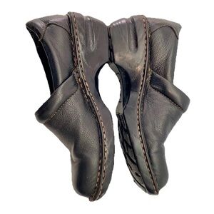 Ladies BOC Black Leather Closed Clogs Shoes Sz 7 Comfy Walking